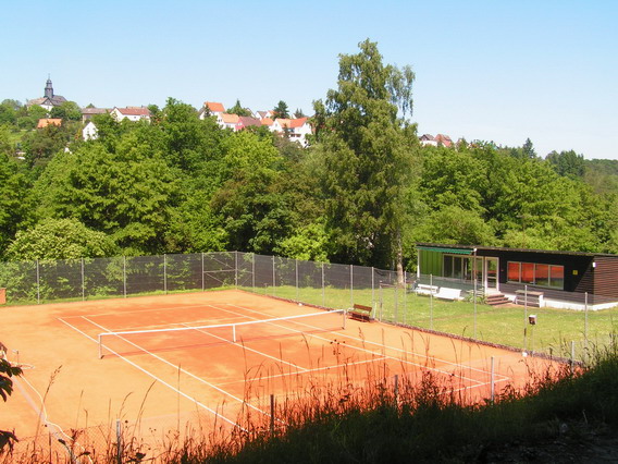Tennisplatz Vereinshaus